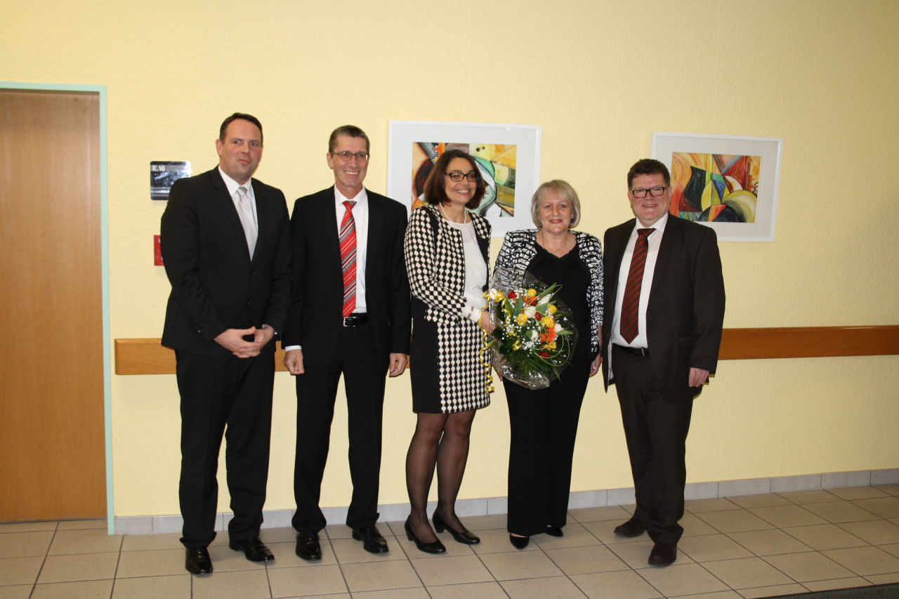 Staatssekretär Stephan Kolling, cts-Geschäftsführer Rafael Lunkenheimer, Einrichtungsleiterin Sigrid Jost, ehemalige Einrichtungsleiterin Margarethe Barbian und  Stephan Manstein.