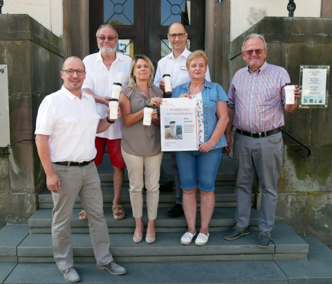 Auf dem Foto von links nach rechts: Johannes Schmitt, Pflegedienstleiter des Caritas SeniorenHauses St. Augustin, Edgar Linnenberger, Vertreter des Seniorenbeirats der Stadt, Margret Schmidt, Teamleiterin des Seniorenbüros der Stadt Püttlingen, Patrick Steuer, Einrichtungsleiter des Caritas SeniorenHauses St. Augustin, Gabriele Marx, Leiterin des Mehrgenerationenhauses Püttlingen und Martin Speicher, Bürgermeister der Stadt Püttlingen